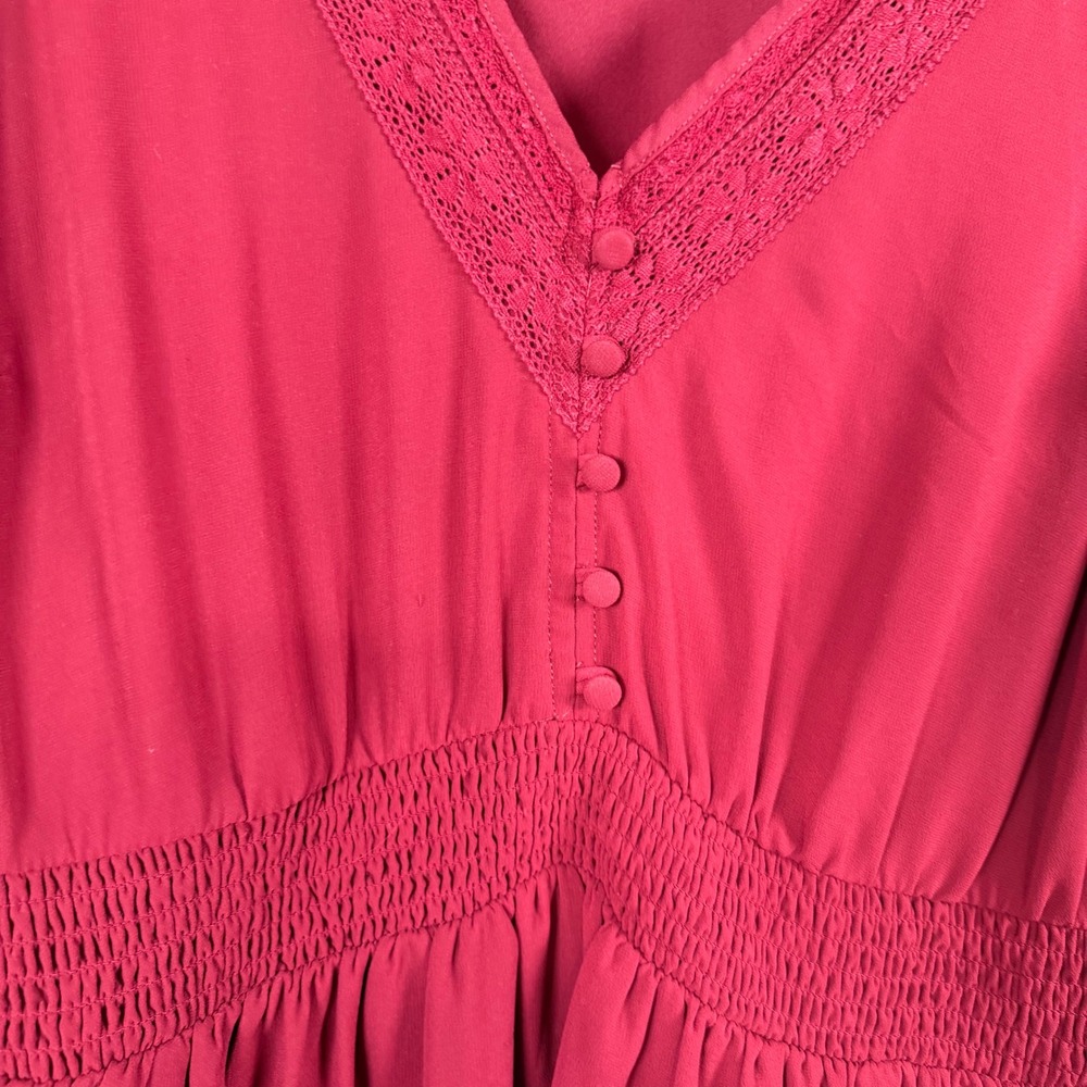 Torrid Burgundy Peplum V-Neck Smocked Waist Crochet Lace Blouse Size 0 - Picture 4 of 12
